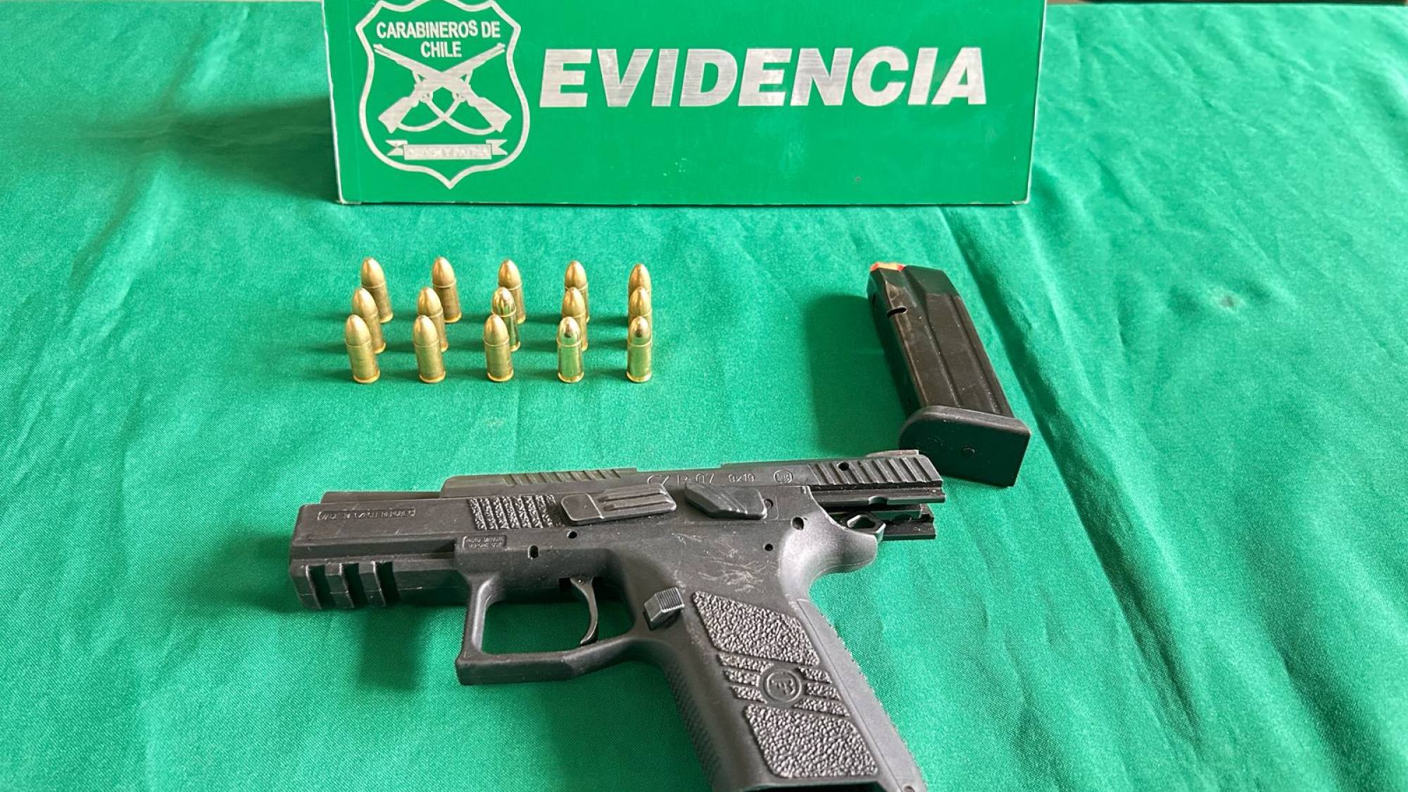 Hombre fue sorprendido con un arma de fuego en Laja: La ocultaba en una ...