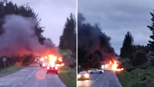  Atentado incendiario en Malleco deja dos camiones destruidos y ruta bloqueada