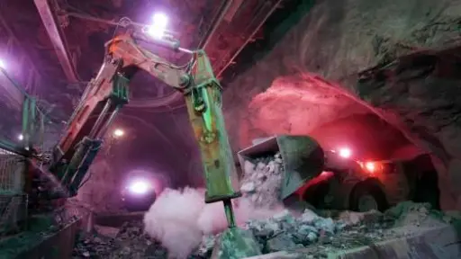 Activan protocolo de emergencia y suspenden faenas subterráneas en mina El Teniente