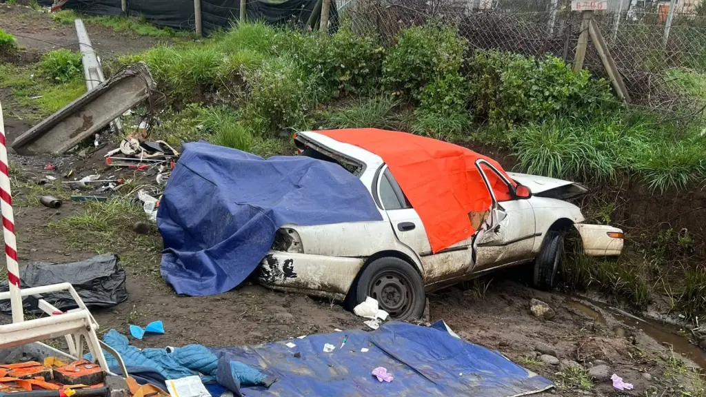 Otras dos personas resultaron lesionadas en el lugar., Cuerpo de Bomberos de Los Ángeles