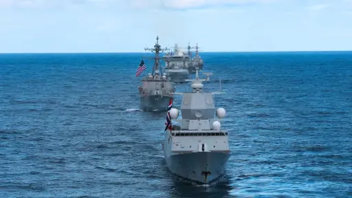 Tensión en el Caribe: buque USS Lake Erie cruza el Canal de Panamá en ruta hacia Venezuela