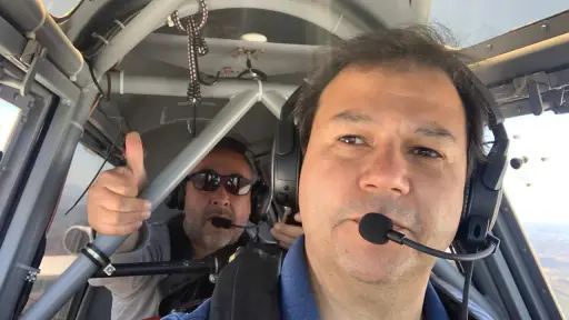 Su vida era la aviación: Emotiva despedida en Los Ángeles a piloto fallecido en accidente aéreo en Argelia