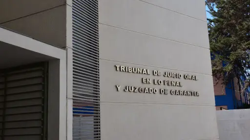 Condenan a tres adolescentes por homicidio de exfuncionario municipal en Cumpeo