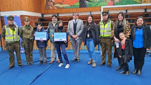 243 estudiantes de Nacimiento reciben computadores gracias a Becas TIC de Junaeb