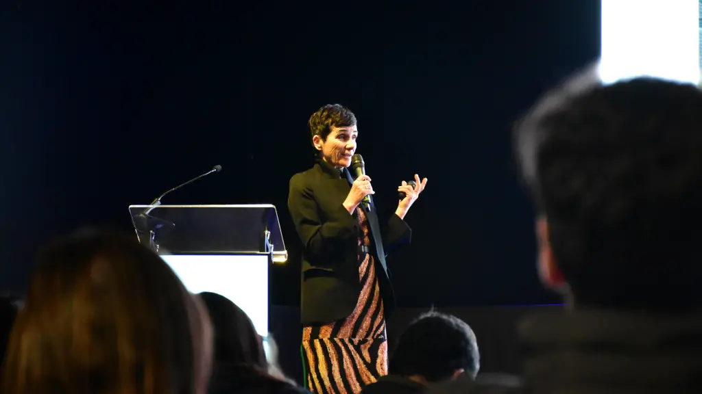 La arquitecta sostiene que la construcción en madera no solo constituye una solución técnica, sino que un vehículo para materializar una nueva era cultural, Fredy Muñoz