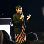 La arquitecta sostiene que la construcción en madera no solo constituye una solución técnica, sino que un vehículo para materializar una nueva era cultural, Fredy Muñoz