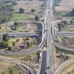 Este segmento es catalogado como el más complejo por las autoridades, dada su ubicación en un área densamente poblada que ha experimentado un crecimiento urbano desde la concepción original de los diseños.