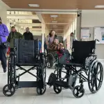 Entrega de sillas de rueda al Servicio de Urgencias., Hospital de Los Ángeles