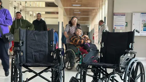 Hospital de Los Ángeles incorpora 12 nuevas sillas de ruedas para reforzar atención en urgencias