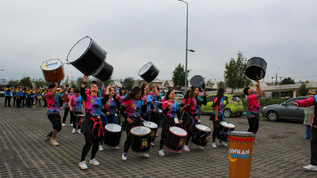 Batucada de Quilleco vuelve al Carnaval Mil Tambores para representar al Biobío en Valparaíso, Awkan Kuyen