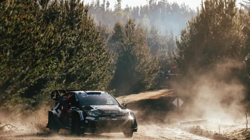 Kalle Rovanperä arrasa en Pulpería y Rere para liderar el inicio del WRC Rally Chile Biobío 2025
