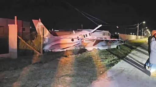 Accidente aéreo en la Región de OHiggins: avión cae en condominio y deja cuatro heridos