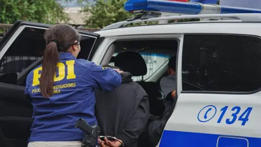 Detienen a hombre sindicado de asesinar a menor de 14 años en Los Ángeles