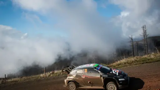 Elfyn Evans toma la delantera en el Rally Chile Biobío tras complicada jornada de sábado
