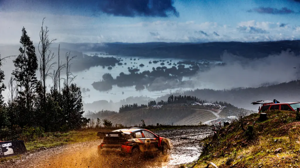 La competencia sigue abierta y la atención se concentra ahora en lo que pueda ocurrir en la segunda parte de la jornada., @OfficialWRC