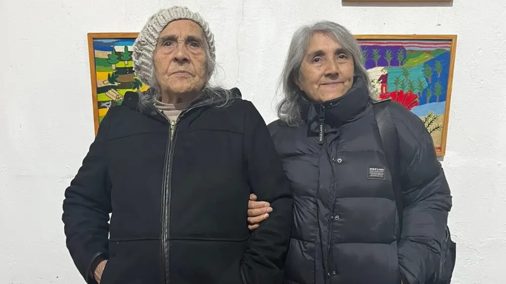 Las creaciones de las bordadoras de Copiulemu cumplen medio siglo desde que comenzaron su labor., cedida