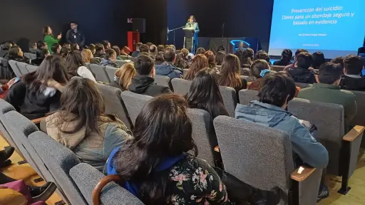 Cada muerte por suicidio nos tiene que movilizar: expertos llaman a atender señales de alerta
