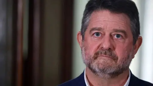 Tricel acoge solicitud que busca destituir al gobernador de la RM, Claudio Orrego