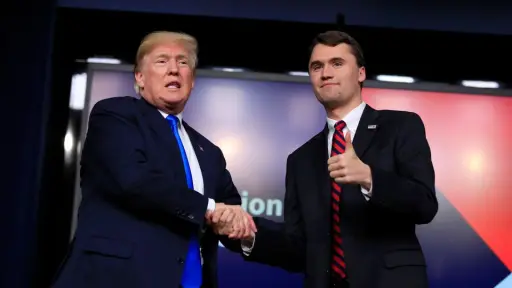 Trump confirma muerte de Charlie Kirk tras recibir disparo en evento universitario en Utah
