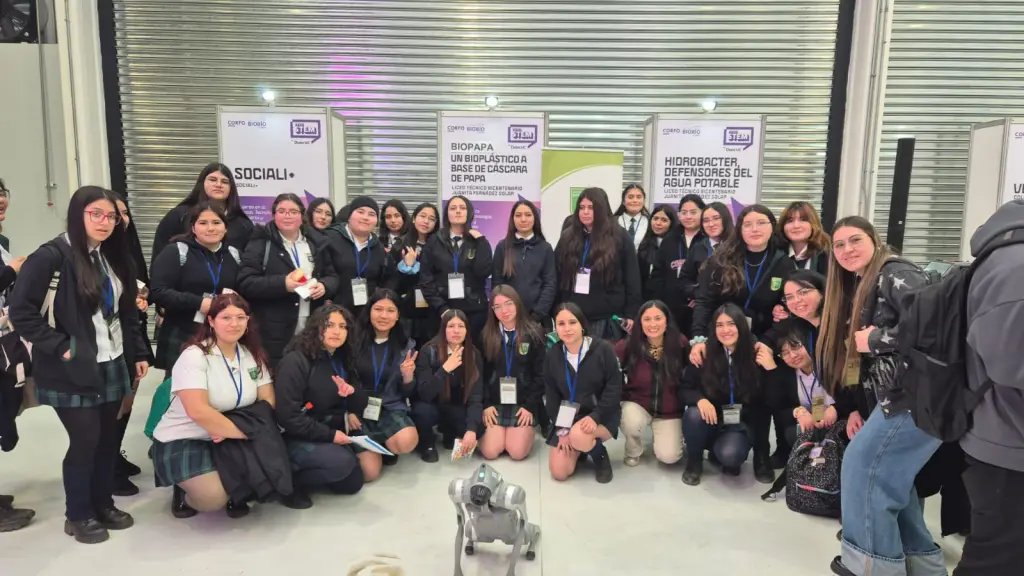 Jóvenes científicas angelinas crean soluciones ambientales para mejorar la vida en comunidades rurales, Evelyn Fernández Uribe