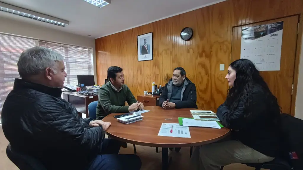 La agenda concluyó con un encuentro con el seremi de Transportes y Telecomunicaciones del Biobío., SLEP Puelche