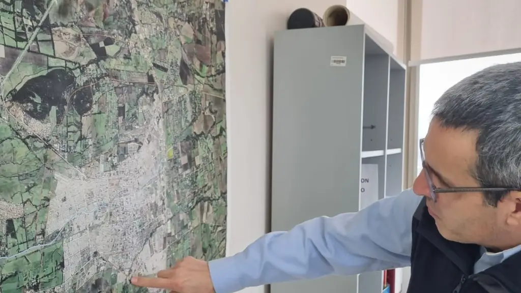 Mauricio Carrasco, arquitecto y asesor urbanista explicó los alcances del informe Desafíos y Perspectivas para una Planificación Sostenible presentado a las autoridades locales. / Diario La Tribuna