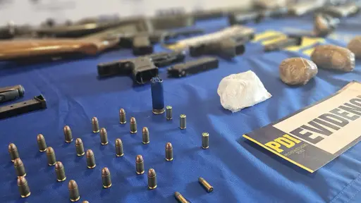 Desarticulan punto de venta de drogas en Mulchén: Hay tres detenidos y armas incautadas