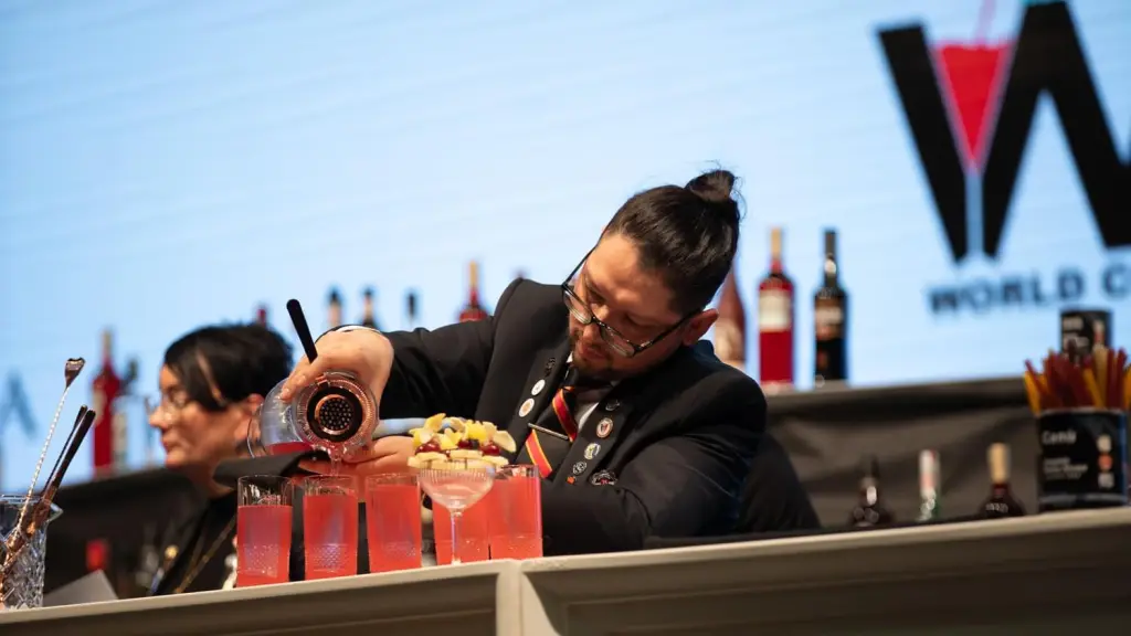 Felipe compitiendo en la copa mundial de bartenders en Roma, Italia. / cedida