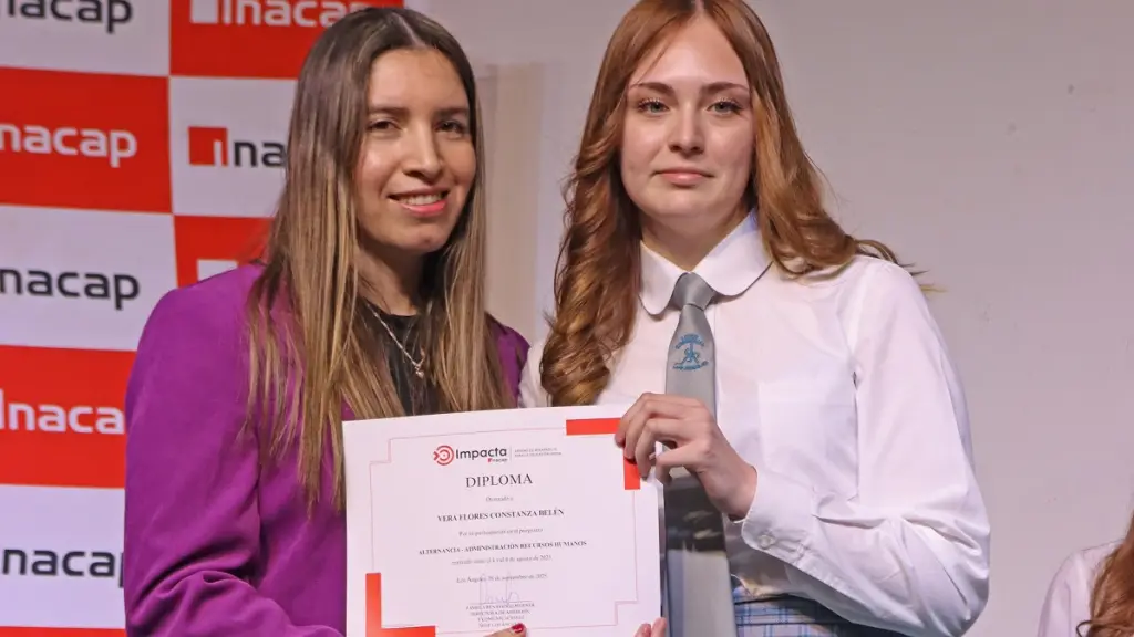 Los estudiantes conocieron en terrenos las especialidades en las que se desempeñarán en el futuro, permitiéndoles conocer sobre el mundo laboral que les espera en el futuro. / INACAP Los Ángeles