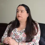 Daniela Estrada llegó hasta La Tribuna para dar a conocer su caso judicial., Diario La Tribuna