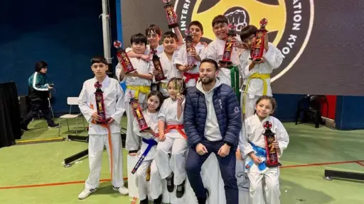 Dojo Senshi celebra triunfos internacionales en campeonato de karate Kyokushin