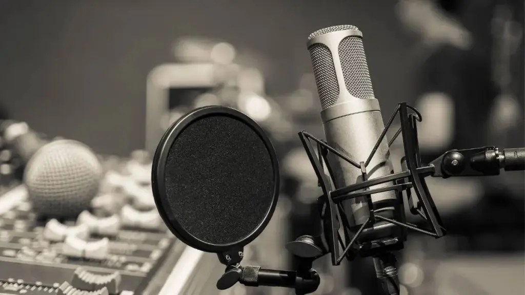 En la ocasión se distinguirá a cuatro figuras que han marcado la radiodifusión local con su talento y compromiso., contexto