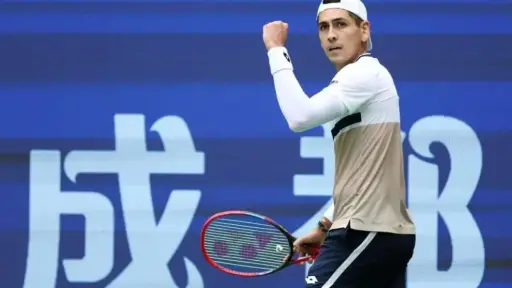 Alejandro Tabilo brilla en China: derrota al italiano Musetti y vuelve al Top 100 del ranking ATP
