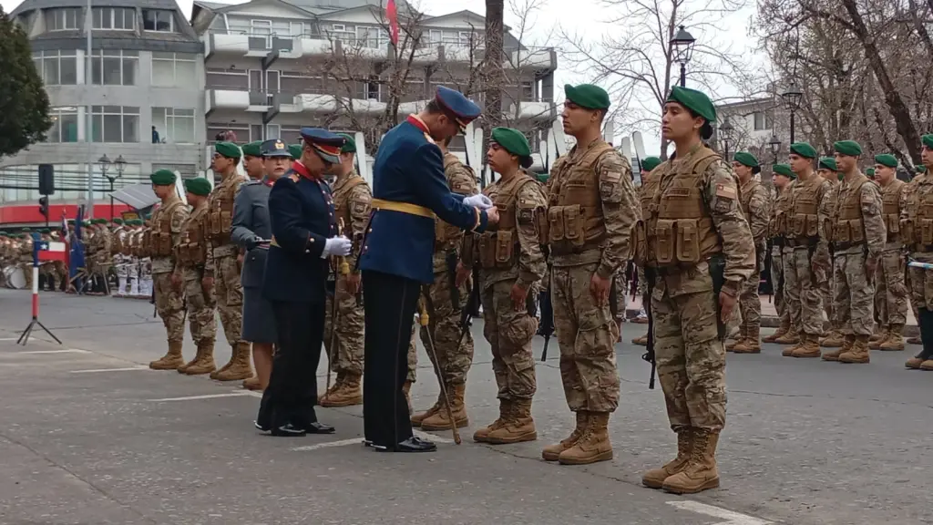 Desfile Glorias del Ejército / Los Ángeles., La Tribuna