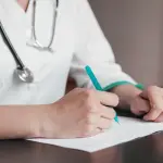 En la región del Biobío, hasta el 5 de septiembre, se habían iniciado 508 sumarios por mal uso de licencias médicas., Freepik