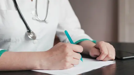 Funcionarios públicos arriesgan censura, multa o destitución por ir a casinos con licencia médica