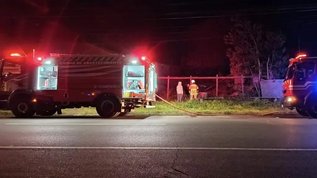 El Servicio Médico Legal efectuó el levantamiento del cuerpo y su traslado a dependencias en Concepción., Cuerpo de Bomberos de Negrete