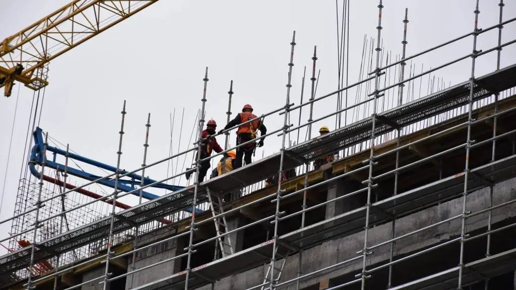 Un reciente estudio del Observatorio Laboral del Biobío reveló que las remuneraciones aumentaron por sobre el IPC, aunque la productividad y la inversión regional continúan rezagadas., contexto