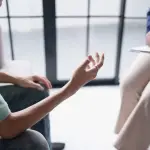 La pandemia por COVID-19 dejó una huella profunda en la salud mental de la población provincial, con un incremento no solo en la cantidad de consultas sino especialmente en la gravedad e intensidad de los casos., Contexto