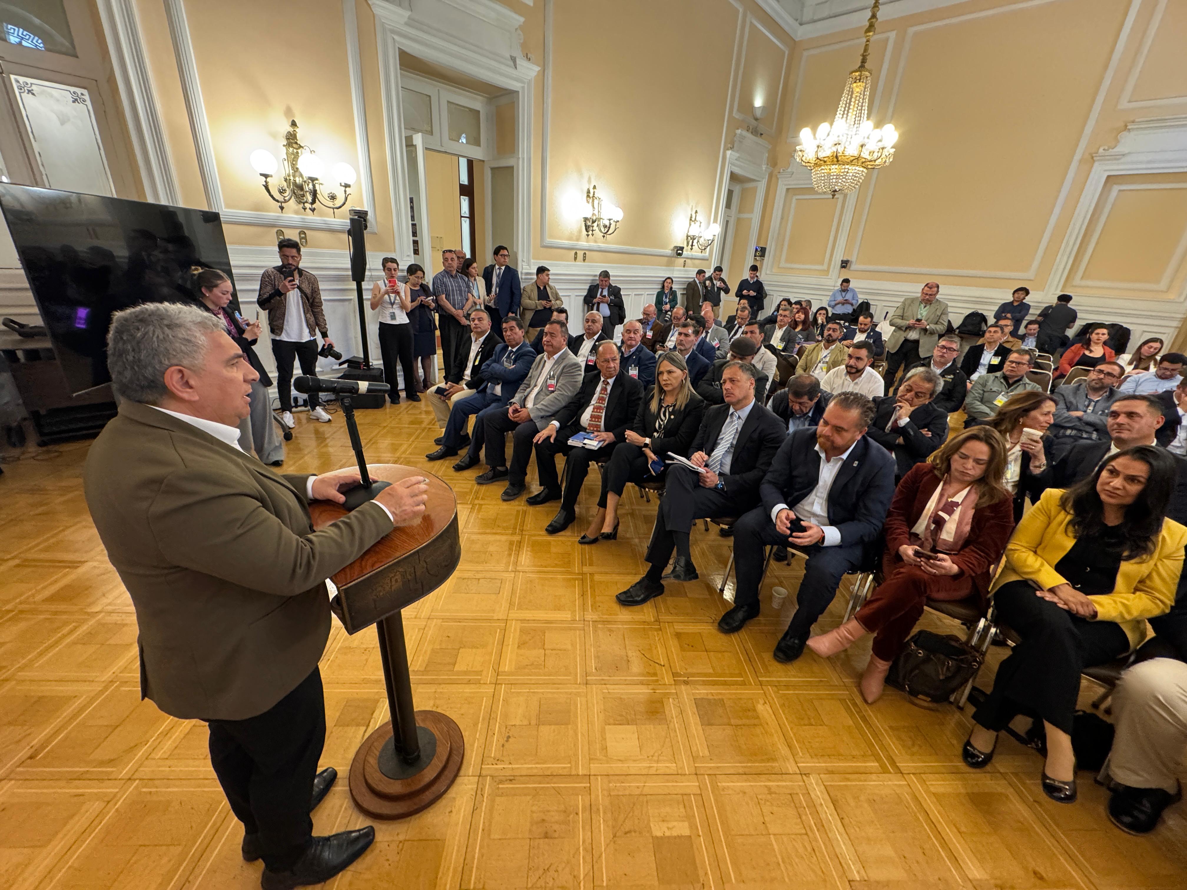 Ricardo Fuentes, alcalde de Hualqui y presidente de la AMRBB, lamentó el panorama al señalar que, si no se logra avanzar en el aumento presupuestario, la región, las comunas y su gente se verán  / Cedida