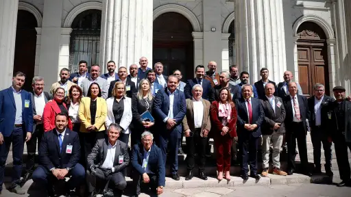 Desde el ex Congreso: alcaldes y gobernador exigen la restitución de recursos regionales en el Presupuesto 2026 