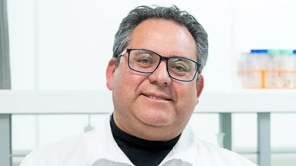 Sergio Benavides, Cedida