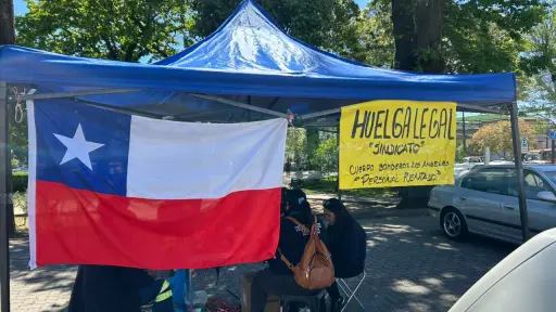 Trabajadores remunerados de Bomberos de Los Ángeles inician la primera huelga en la historia de la institución