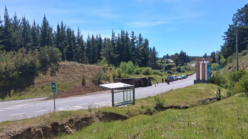 Accidente movilizó al Cuerpo de Bomberos de Laja., Emergencias Biobío