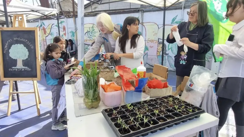 Durante la feria, los asistentes pudieron disfrutar de diversos experimentos y presentaciones del mundo de la ciencia y la tecnología. , cedida