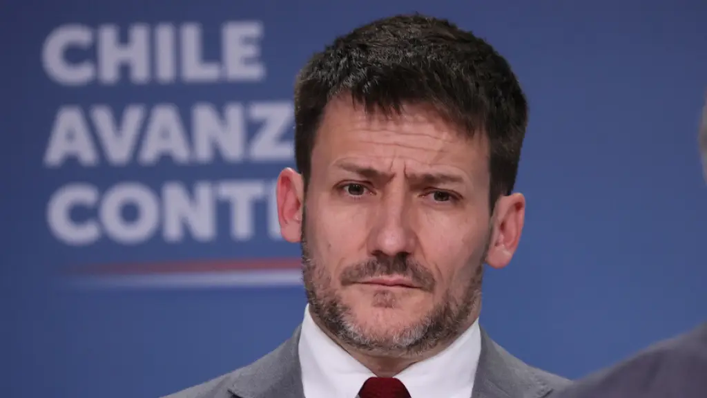 Si se declara culpable, la autoridad será destituida y queda inhabilitada para ejercer cargos públicos por cinco años., contexto