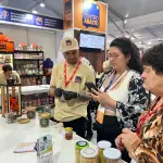 El trabajo de la cooperativa es apoyado por la academia, que se ha encargado de desarrollar investigaciones sobre la composición y las propiedades de las mieles chilenas.