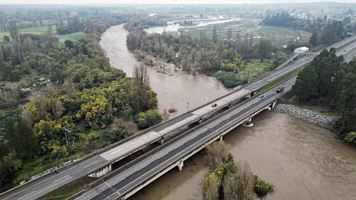 Gobierno despliega plan preventivo ante intenso sistema frontal y llama a seguir instrucciones de las autoridades