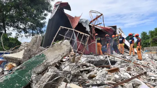 Terremoto de 7,4 golpea el sur de Filipinas y activa alerta de tsunami en el Pacífico