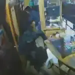 El operativo se realizó en horas de la madrugada del viernes tras denuncia del jefe del local comercial, quien relató que los sujetos ingresaron mediante escalamiento del frontis y posterior ruptura de ventana para acceder al interior del establecimiento, Captura